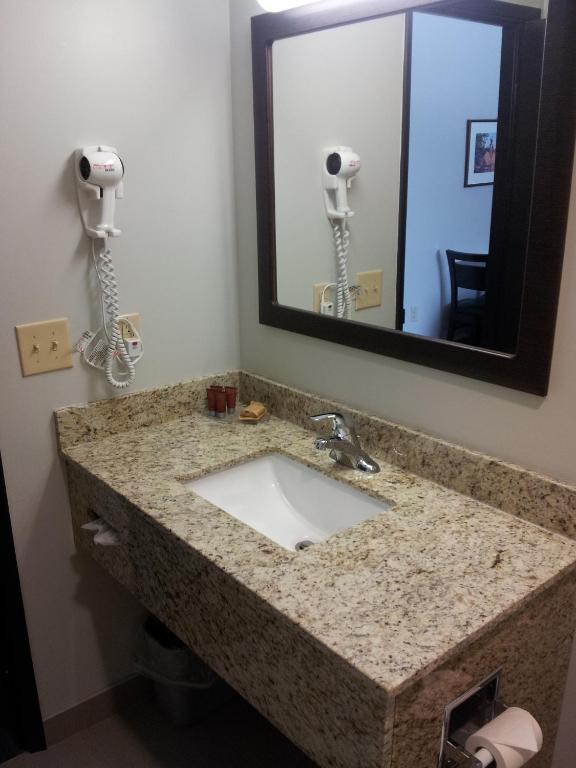 Midland Inn & Suites Habitación foto